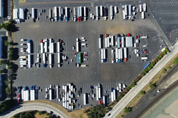 Truck Parking in Roseville